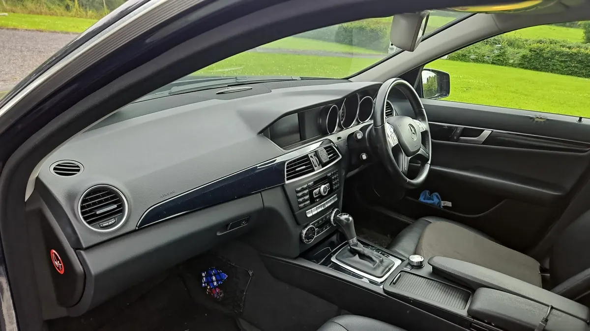 Mercedes-Benz C-Class 2013 - Image 2