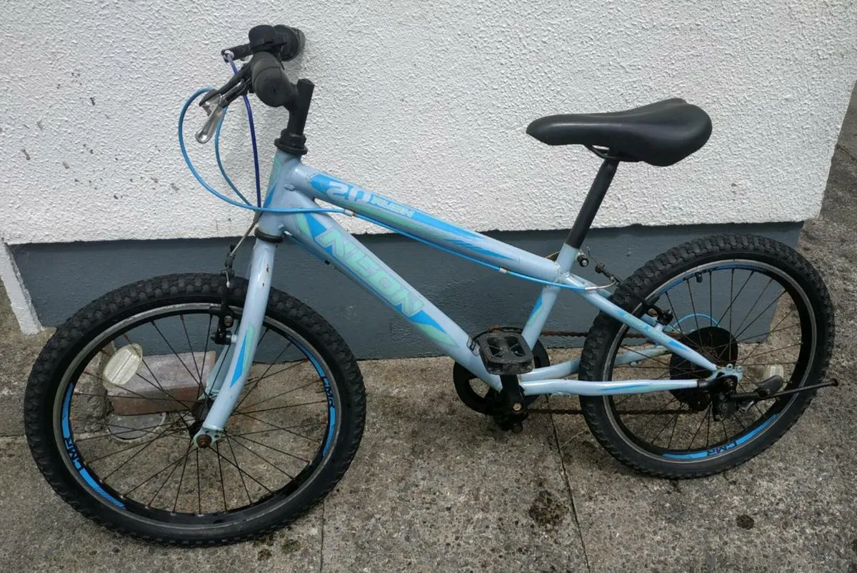 Child's  mountain bike, 7 gears, suits 5/9yrs - Image 1