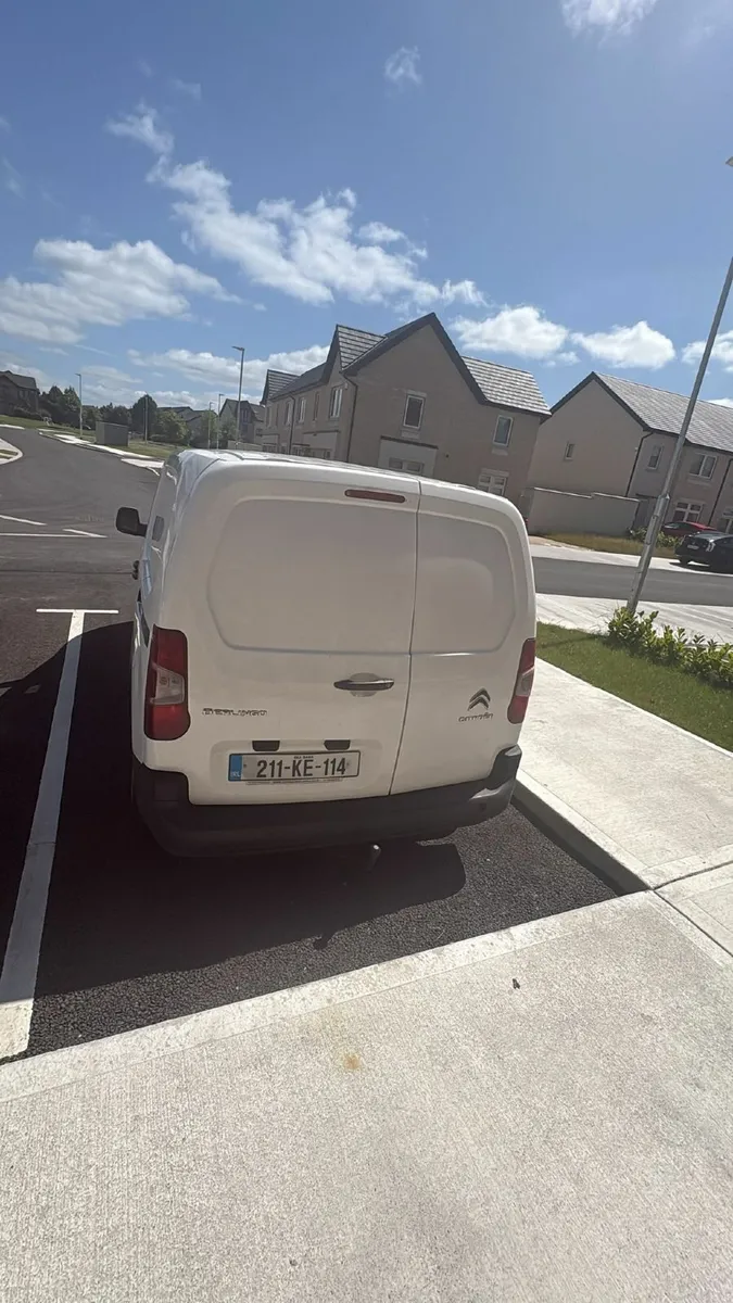 Citroen Berlingo 2021 - Image 2