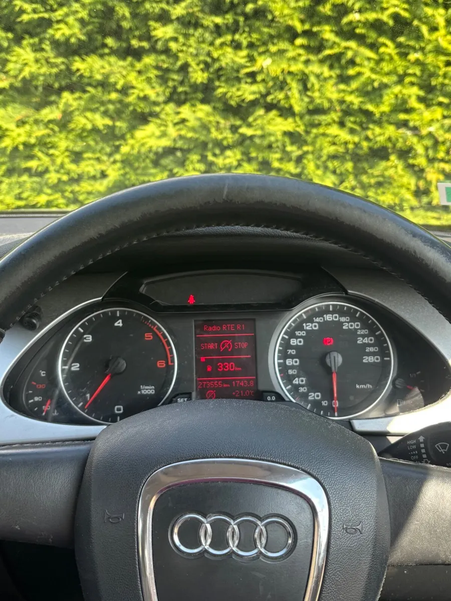 Audi A4 2011 - Image 2