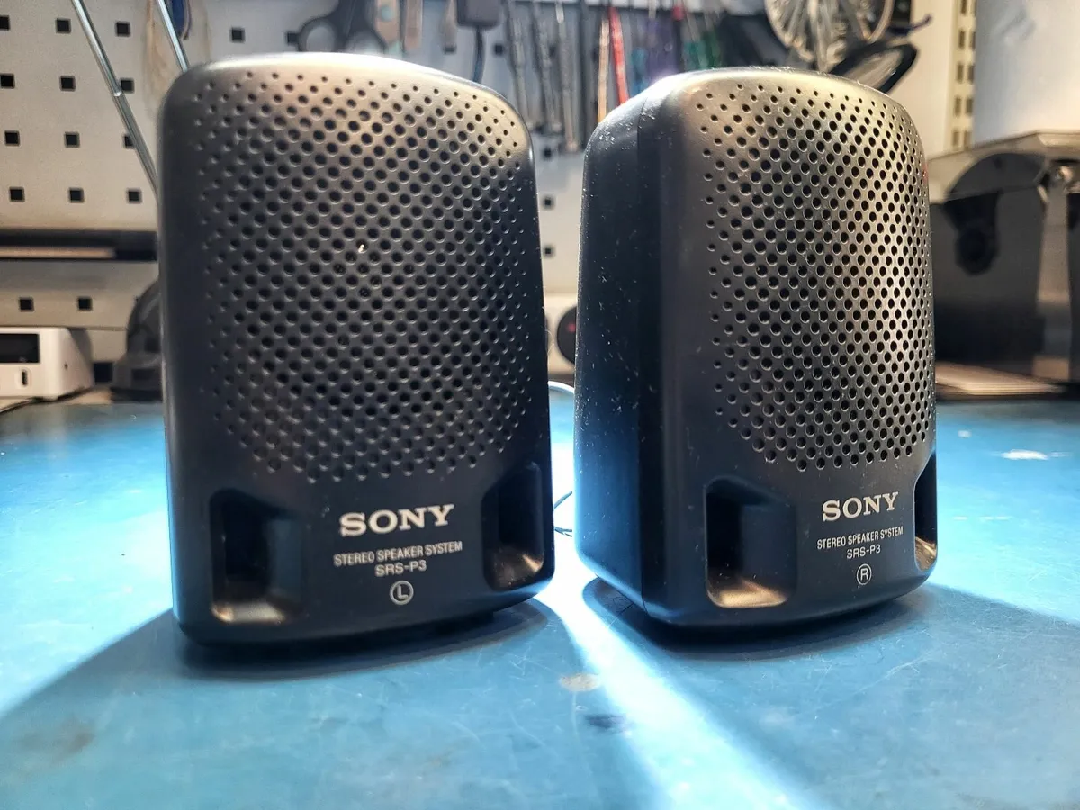 Walkman & Speakers - Image 4