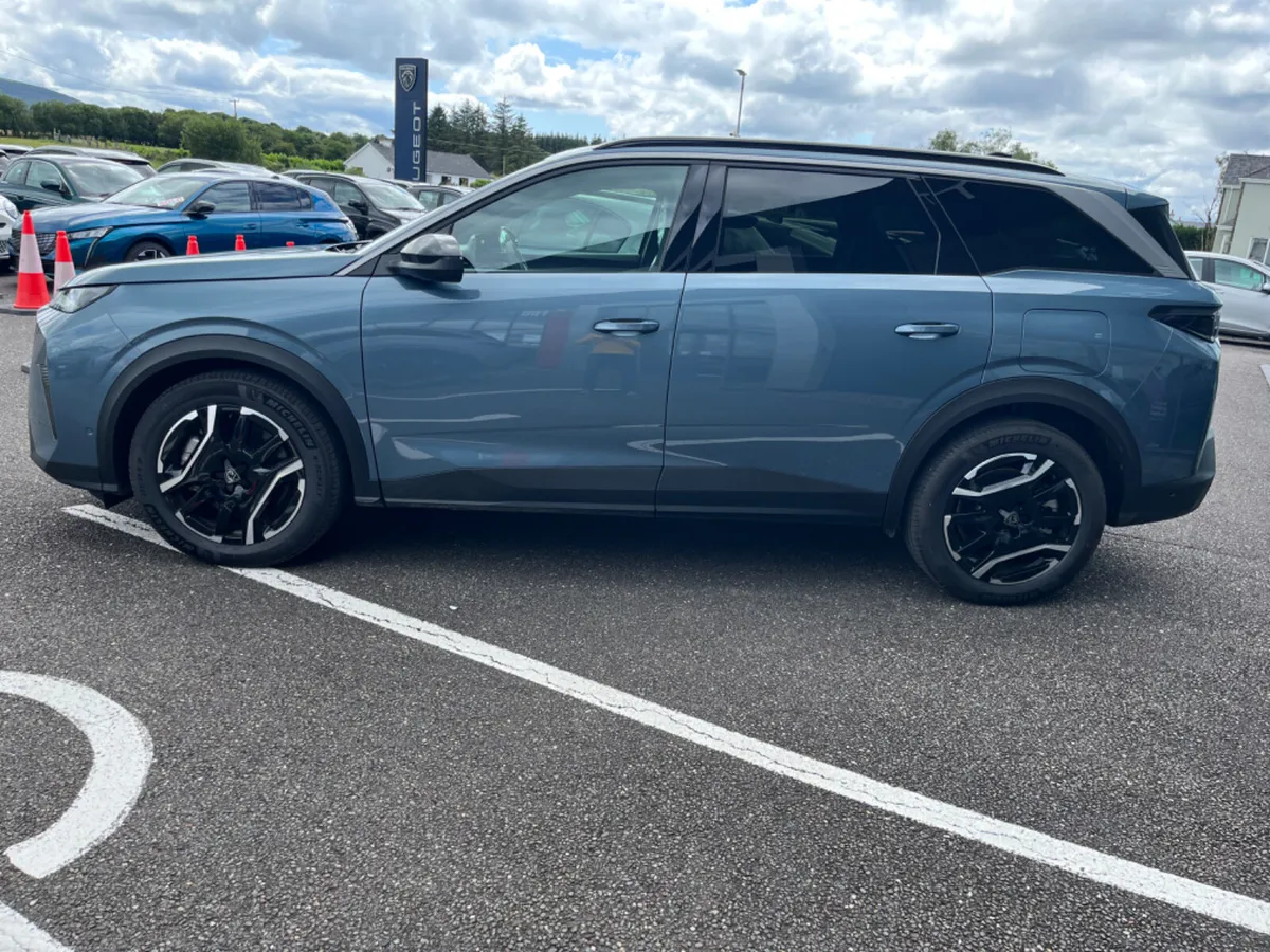 Peugeot 5008 2025 - Image 3