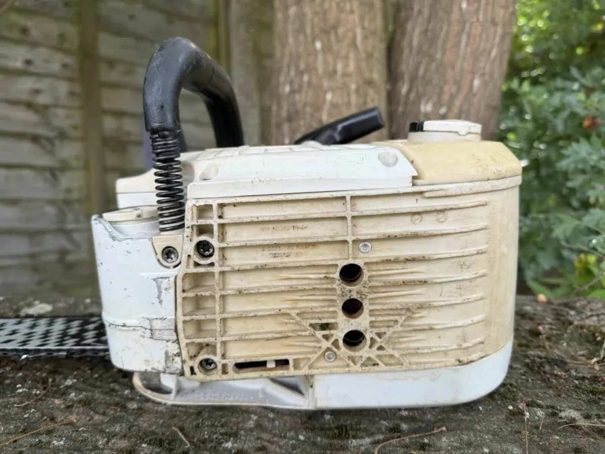 Stihl MS201t Petrol Top Handle Chainsaw - Image 3