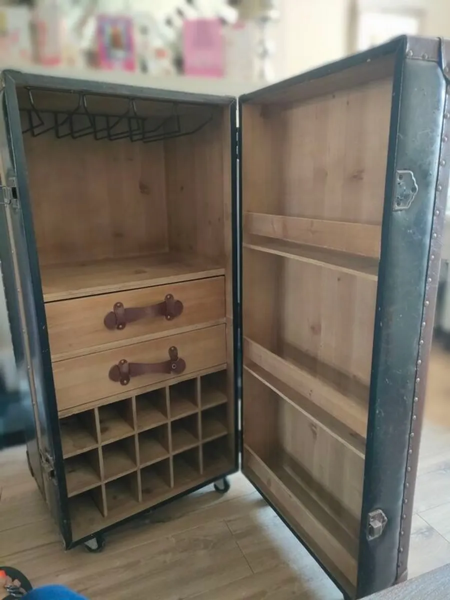 Vintage bar Trunk - Image 1