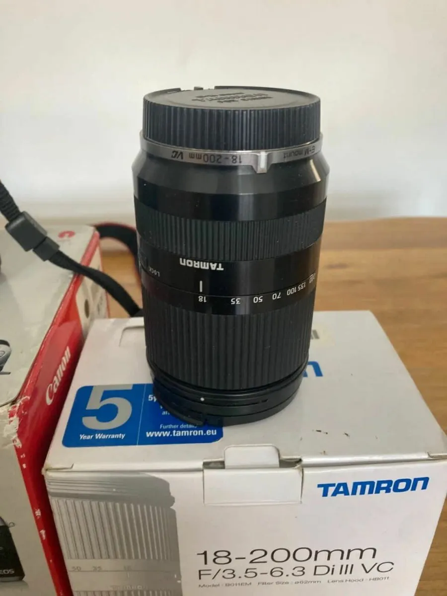 Canon Eos M6 Camera with lenses - Image 3