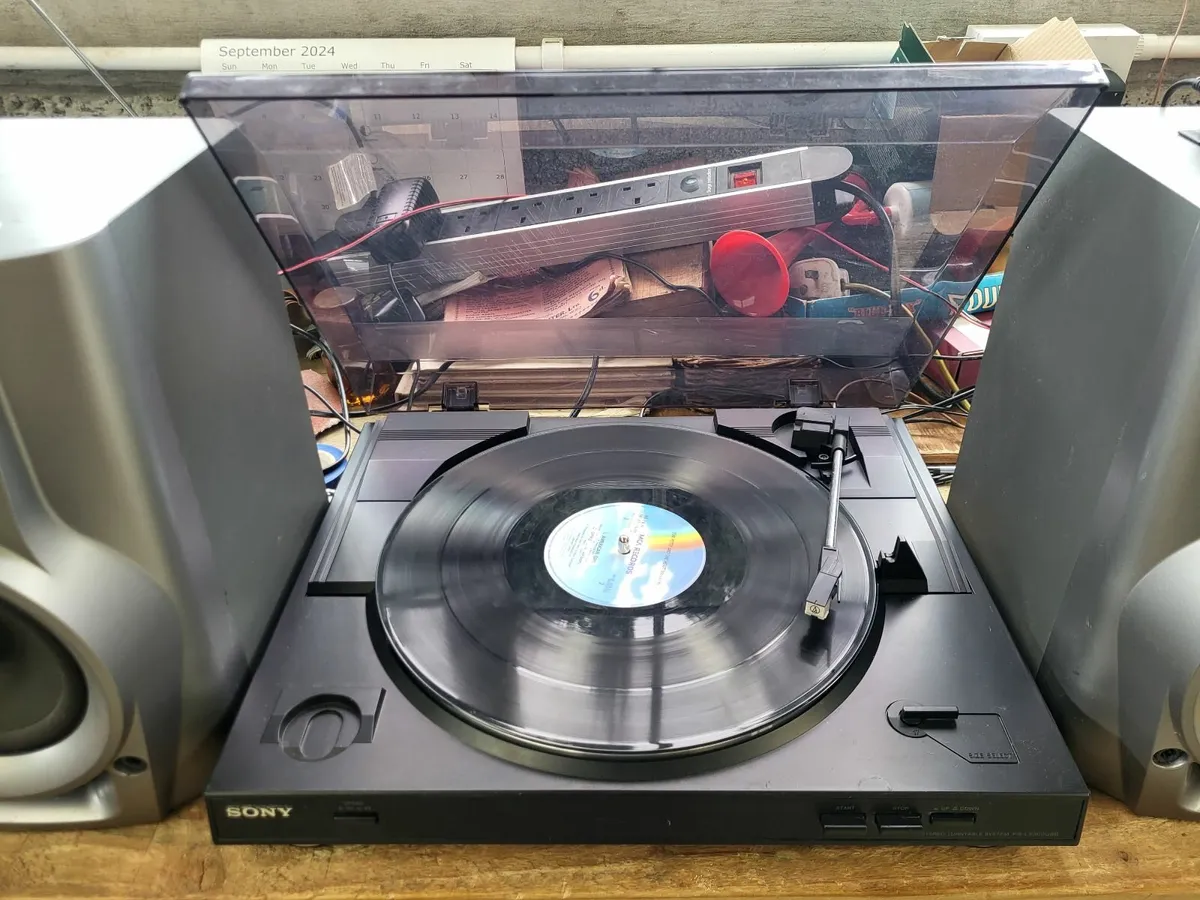 Turntable, Amplifier & Speakers - Image 2