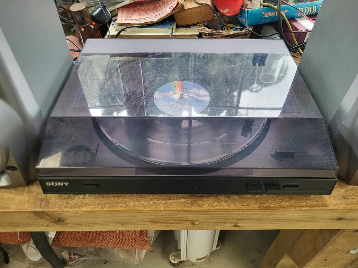 Turntable, Amplifier & Speakers - Image 3