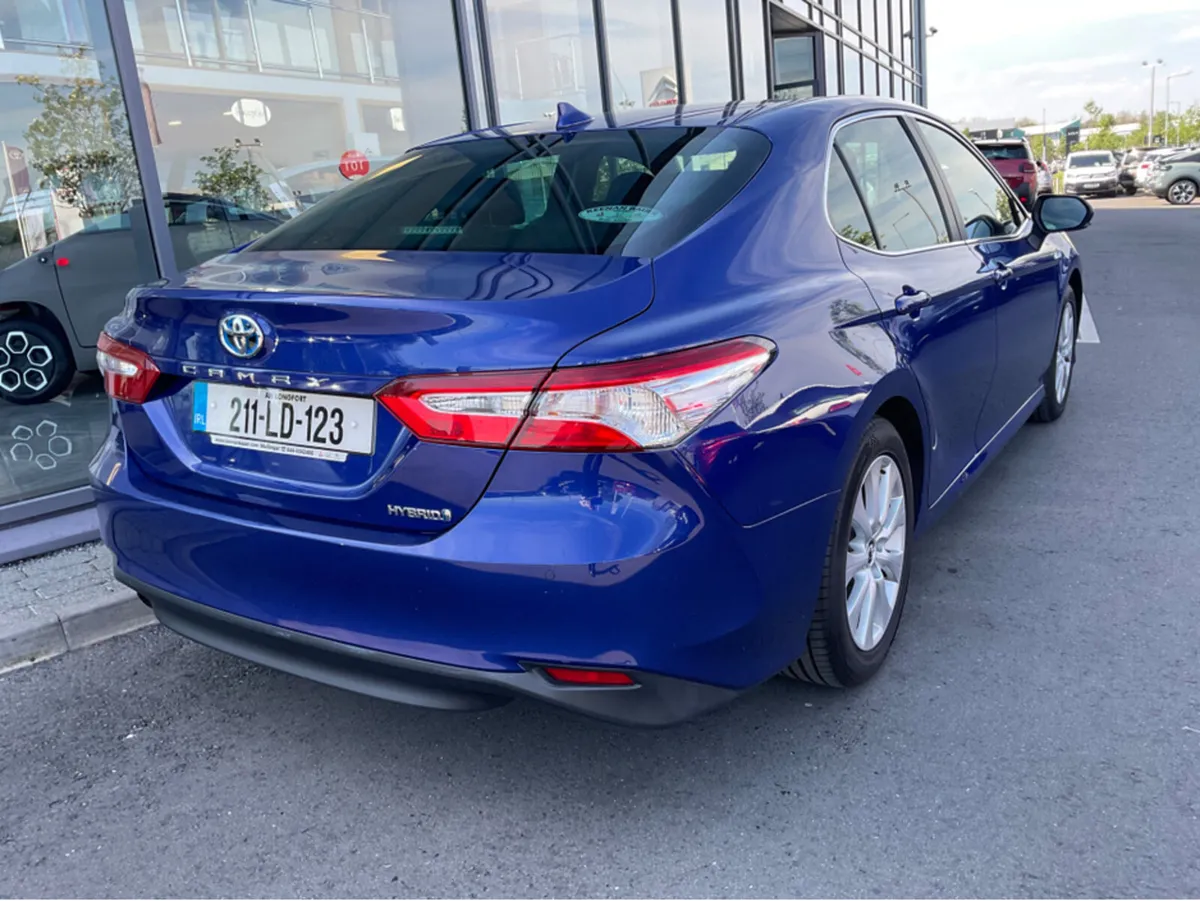 Toyota Camry HYBRID SOL 4DR AUTO - Image 3