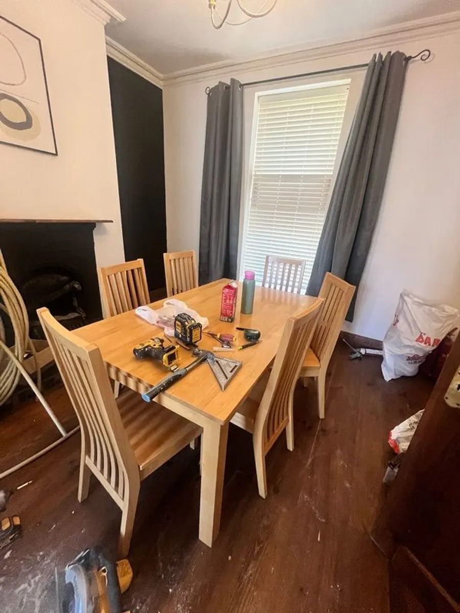 Dinner table - Image 1