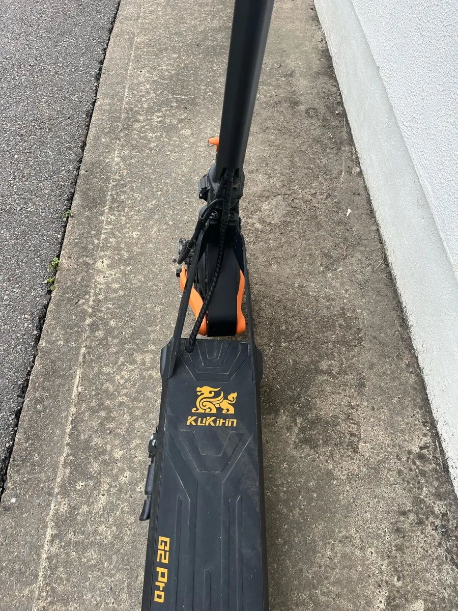 KUKIRIN G2 PRO Electric Scooter (2023 Model) - Image 3