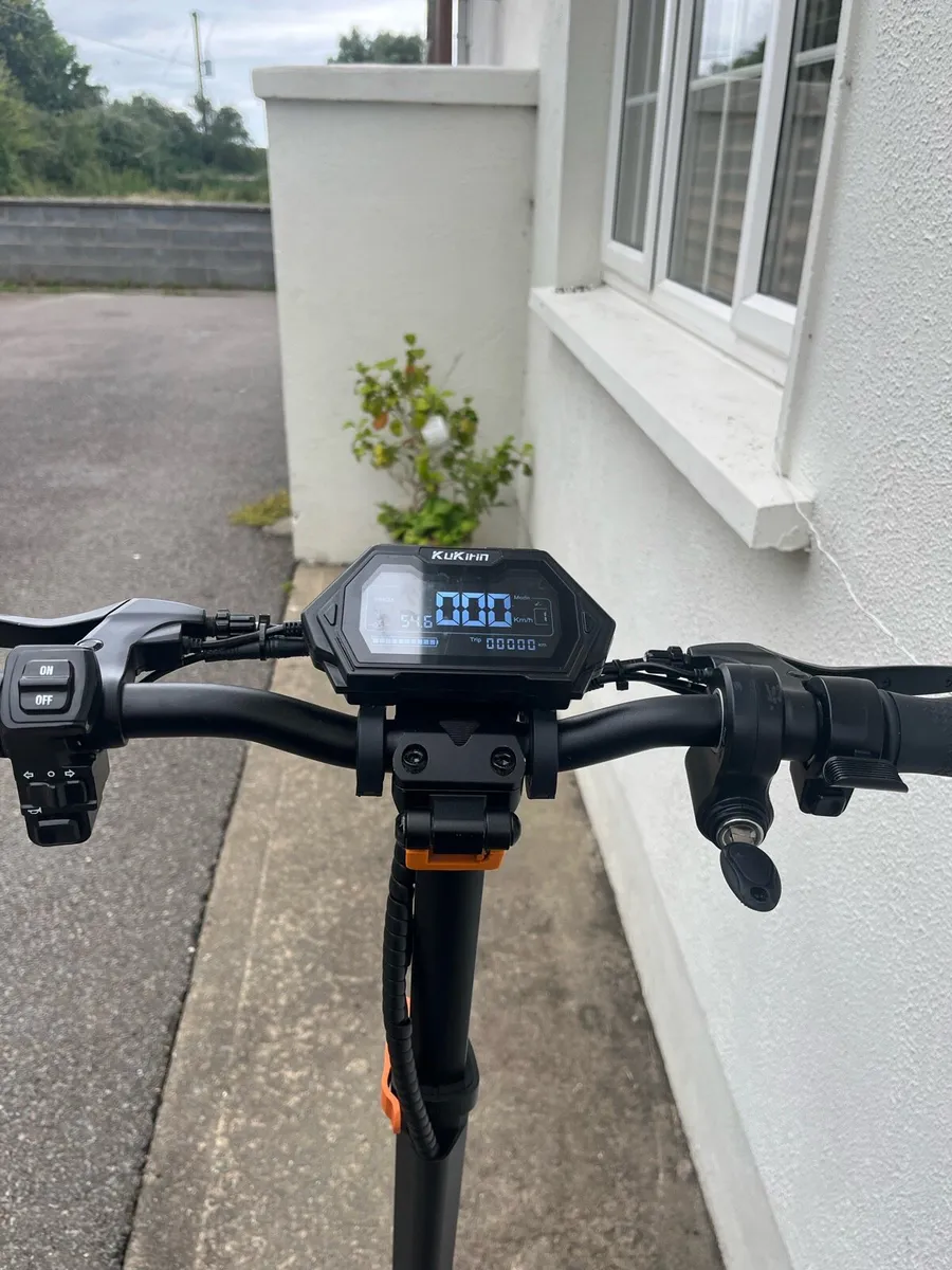 KUKIRIN G2 PRO Electric Scooter (2023 Model) - Image 4