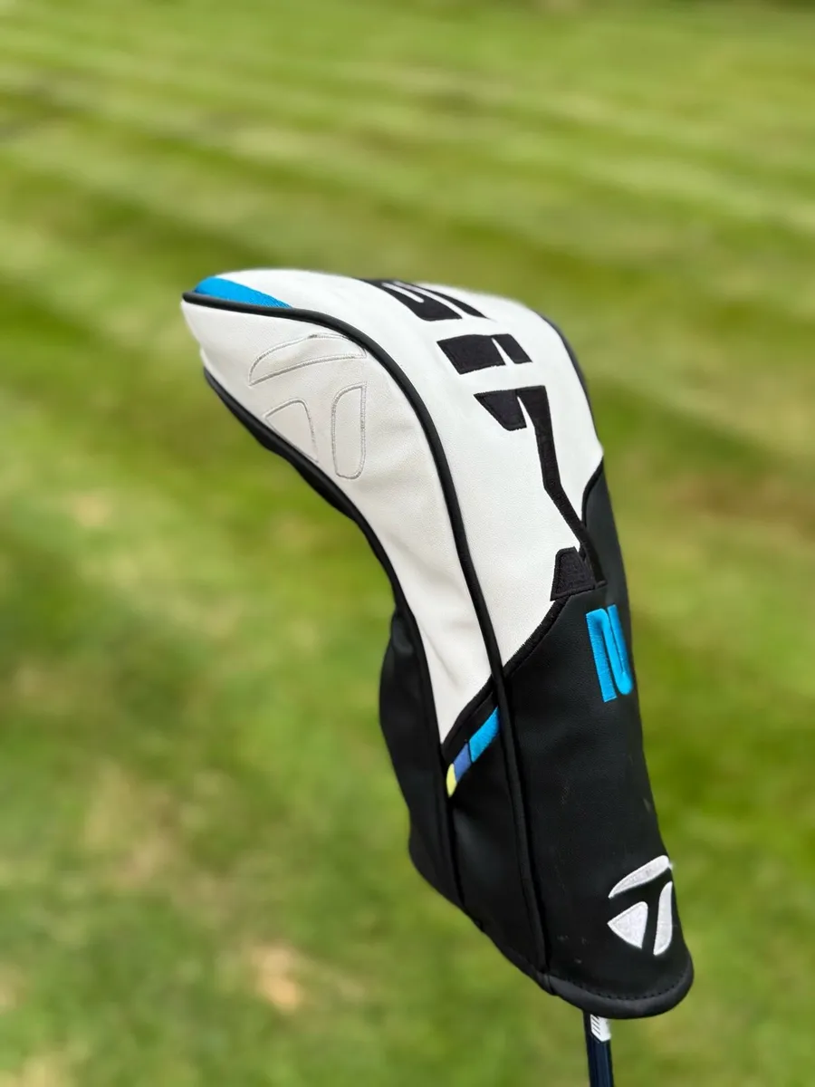 Taylormade SIM 2 Max Driver - Image 1