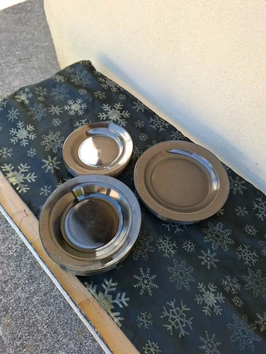 6 person glass plates - Image 1