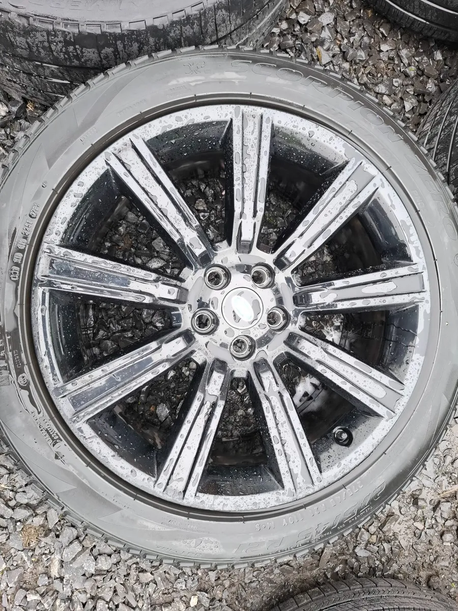 21" Genuine Range Rover Alloys with tyres - Image 1