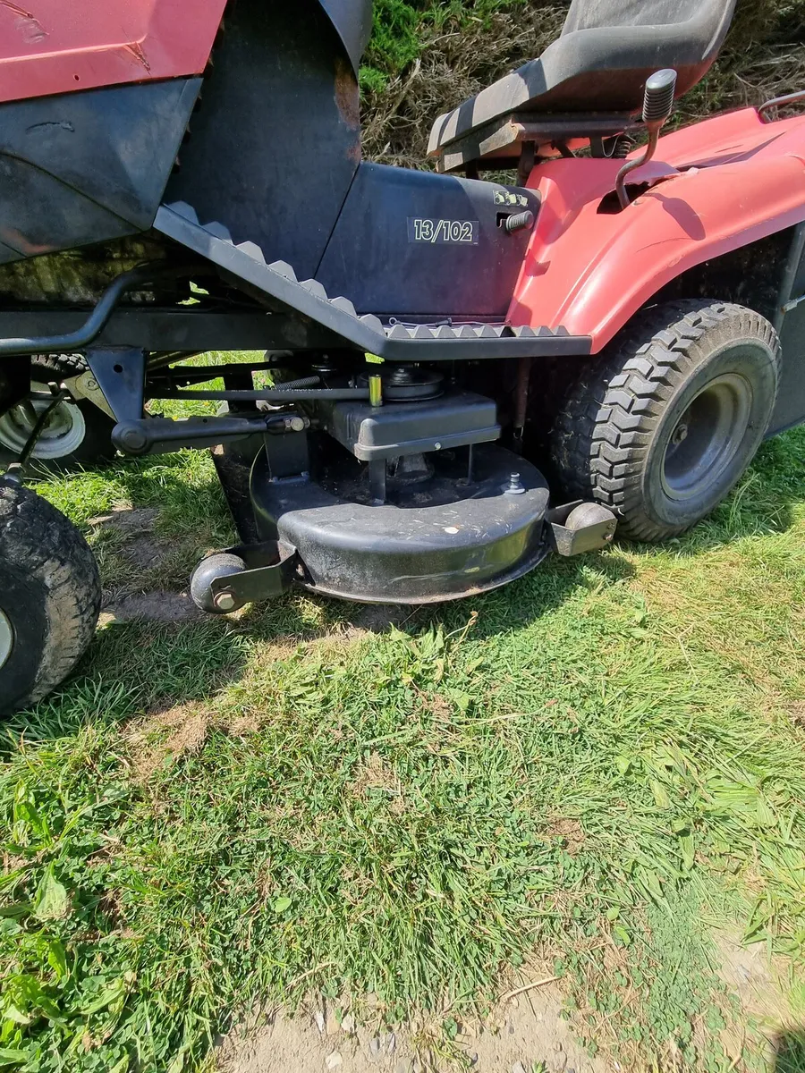 For sale castle garden ride on mower - Image 2