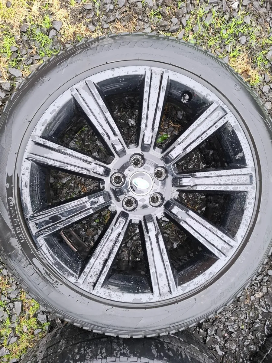 21" Genuine Range Rover Alloys with tyres - Image 3