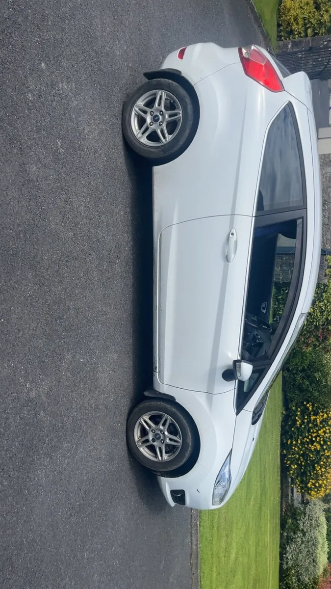 Ford fiesta zetec - Image 2