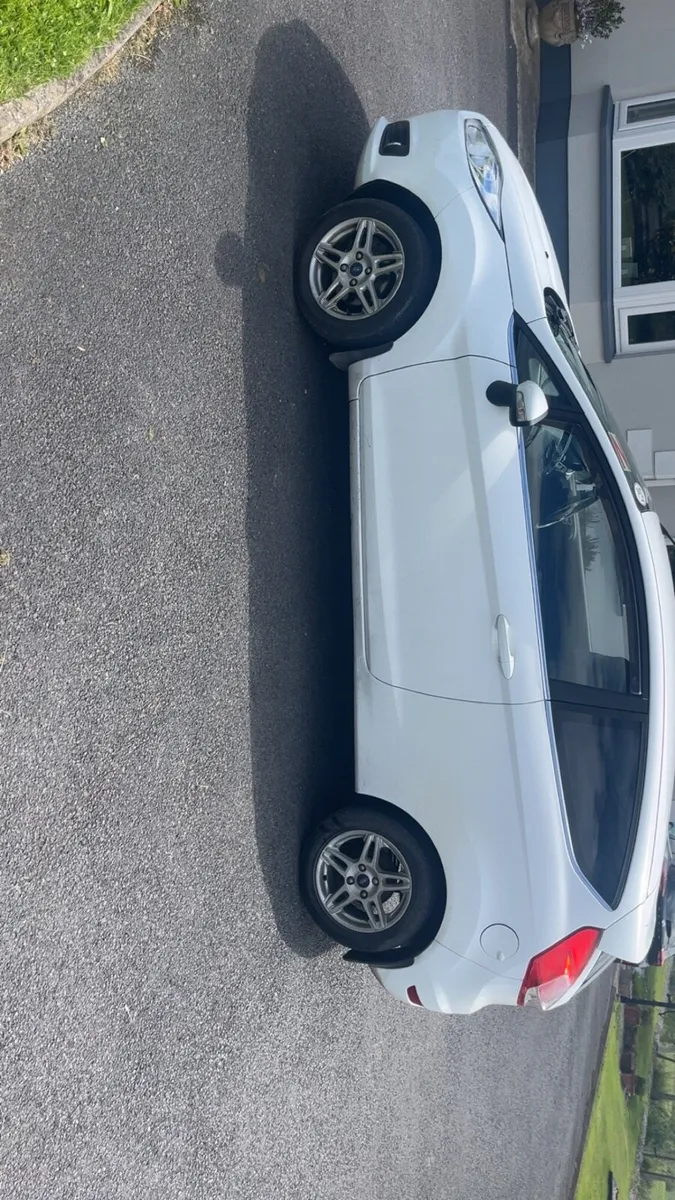 Ford fiesta zetec - Image 3