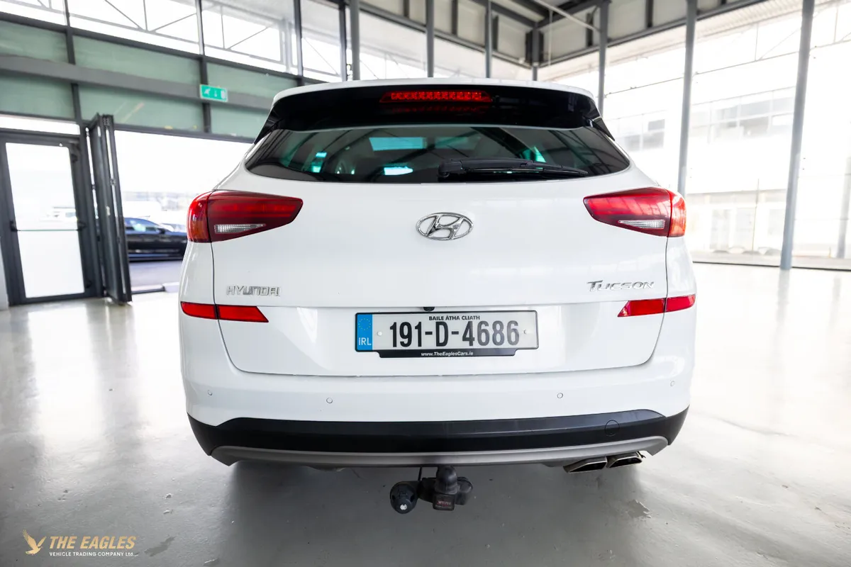 Hyundai Tucson  PREMIUM 5DR - Image 4