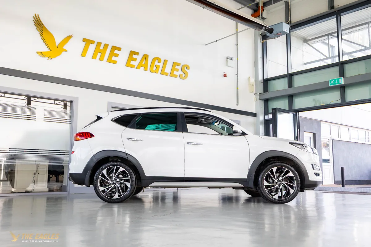 Hyundai Tucson  PREMIUM 5DR - Image 3