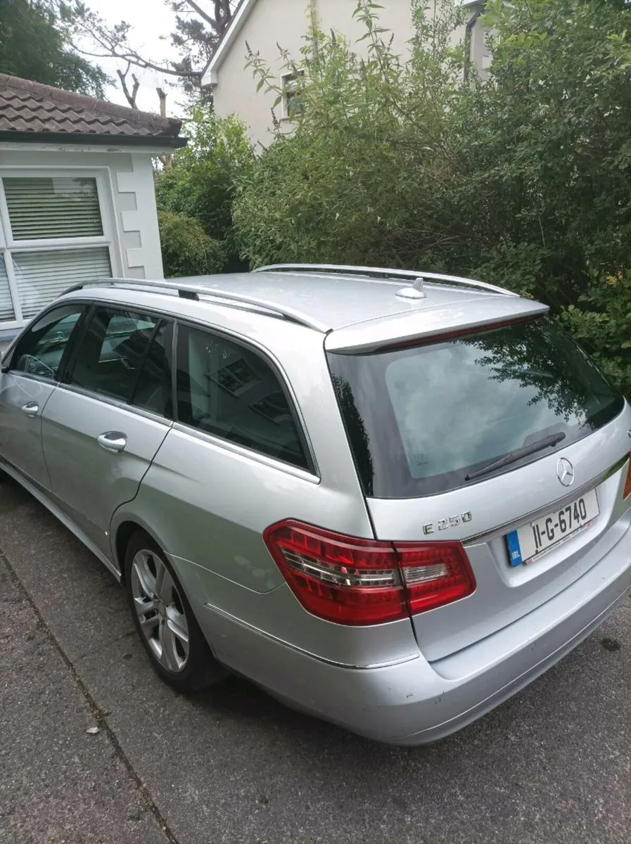Mercedes E250 7 seat - Image 4
