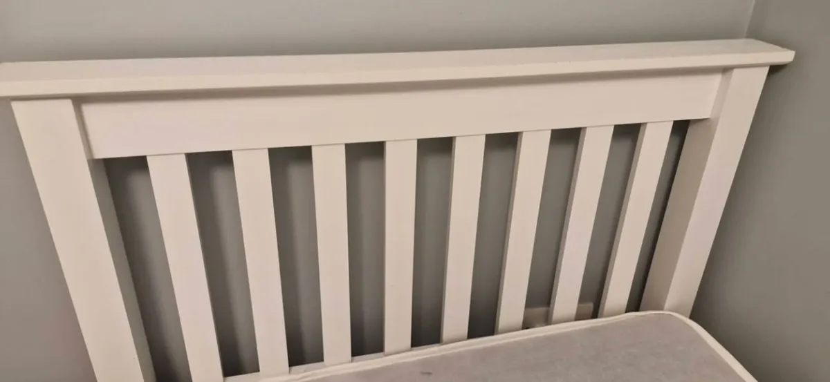 Practically As New - Lovely White Single Bed Frame - Image 2
