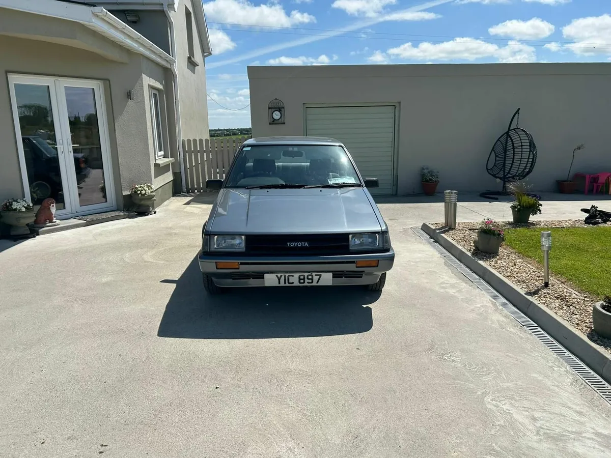 Toyota Corolla 1986 GL model - Image 2