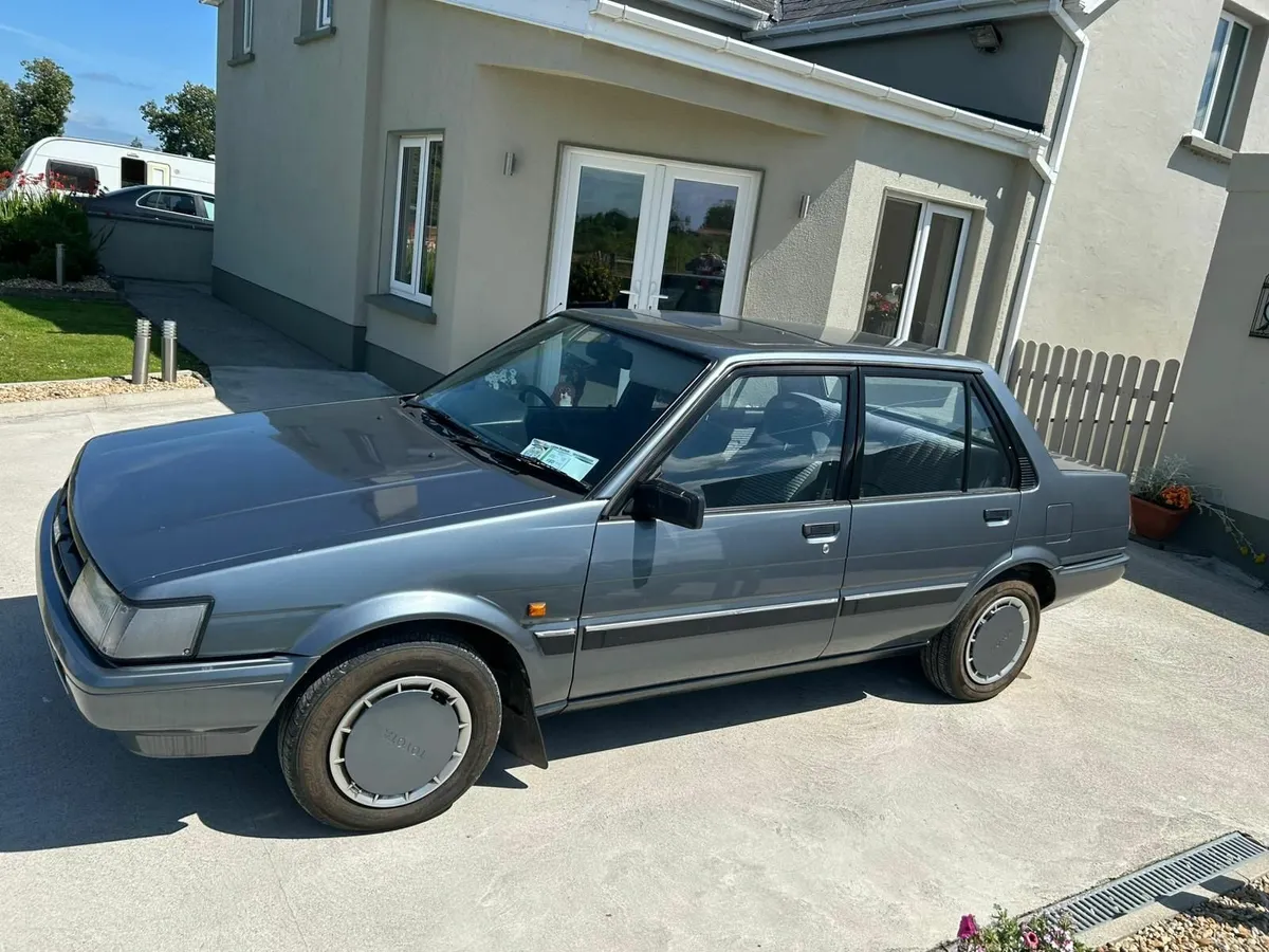 Toyota Corolla 1986 GL model - Image 3