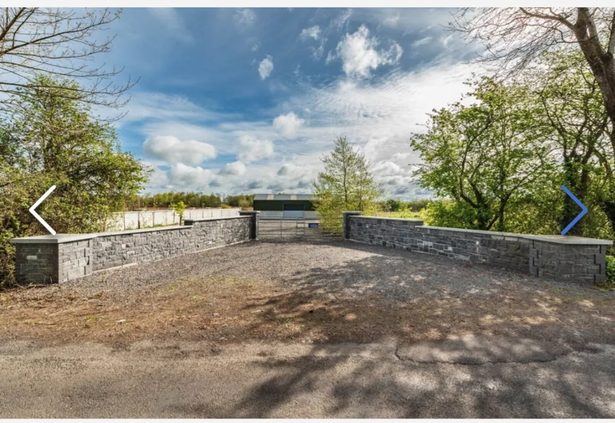 COMMERCIAL PROPERTY - Image 1