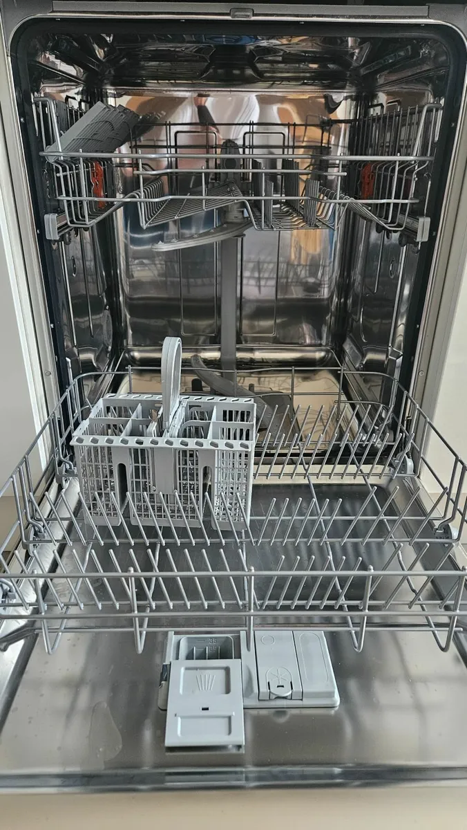 Dishwasher - Image 3