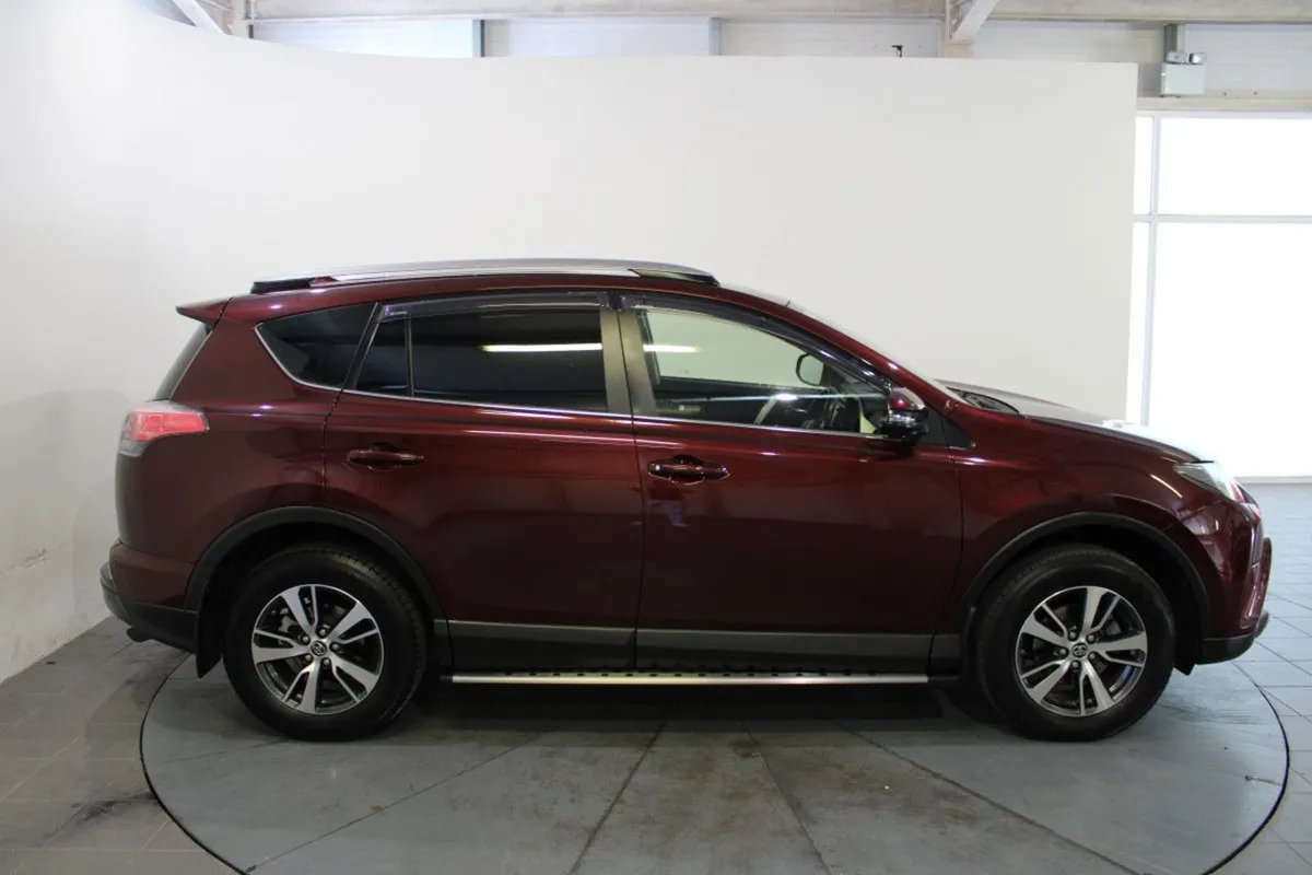 Toyota Rav4 2.0 D-4d 2WD Luna Sport - Image 2
