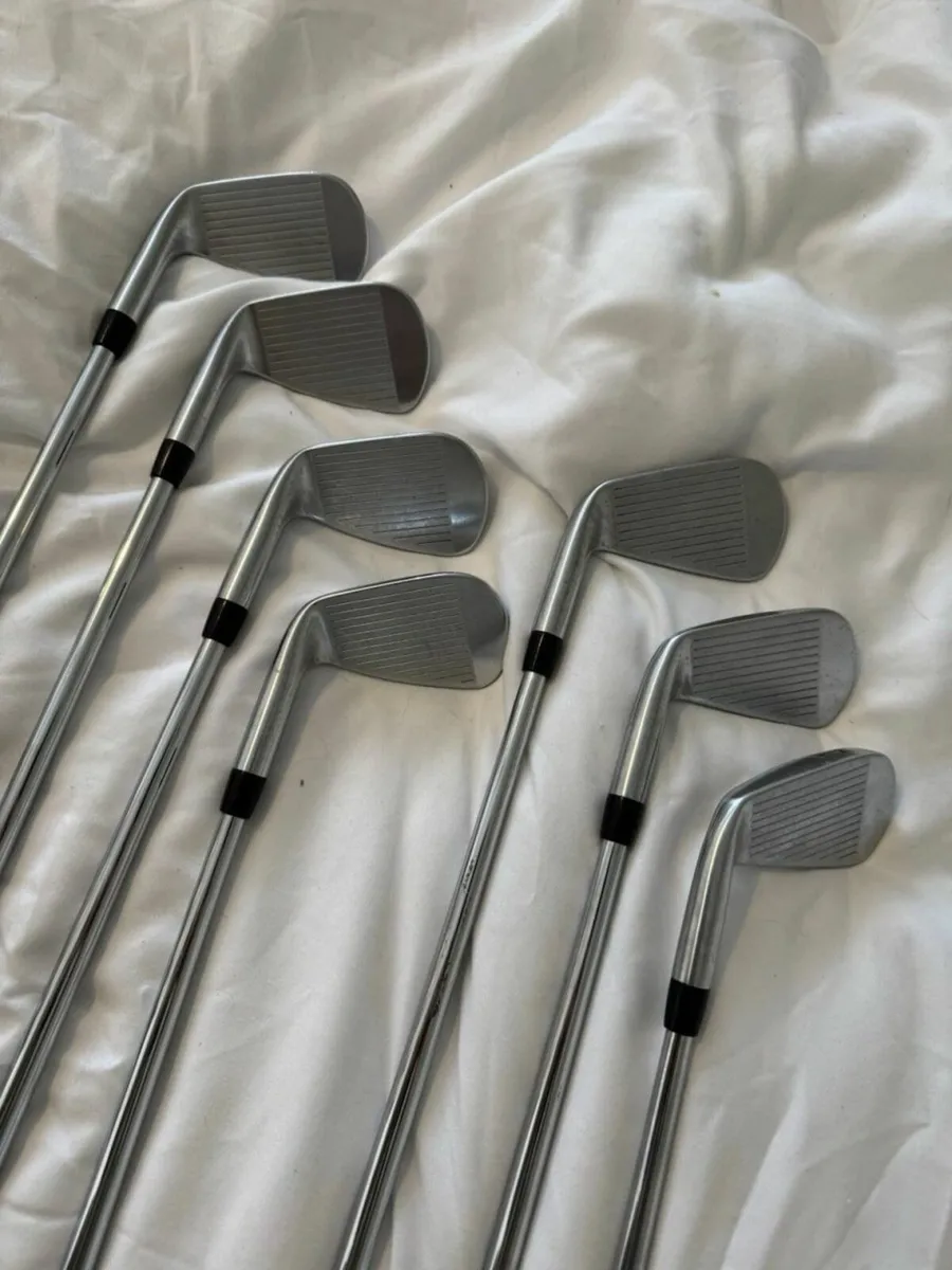 Titleist 620 MB Irons 4-PW Stiff Project x - Image 2