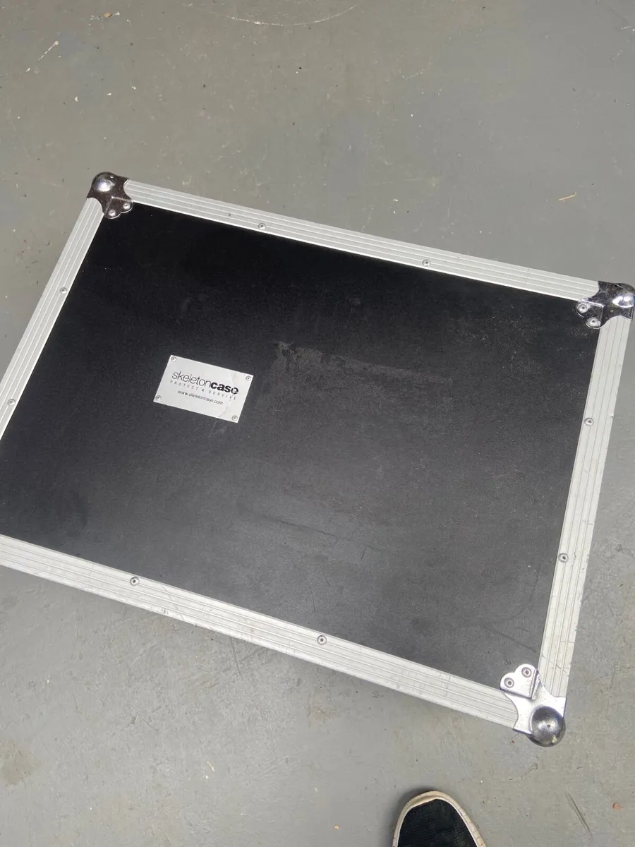 Flightcase / warlock dj light - Image 1