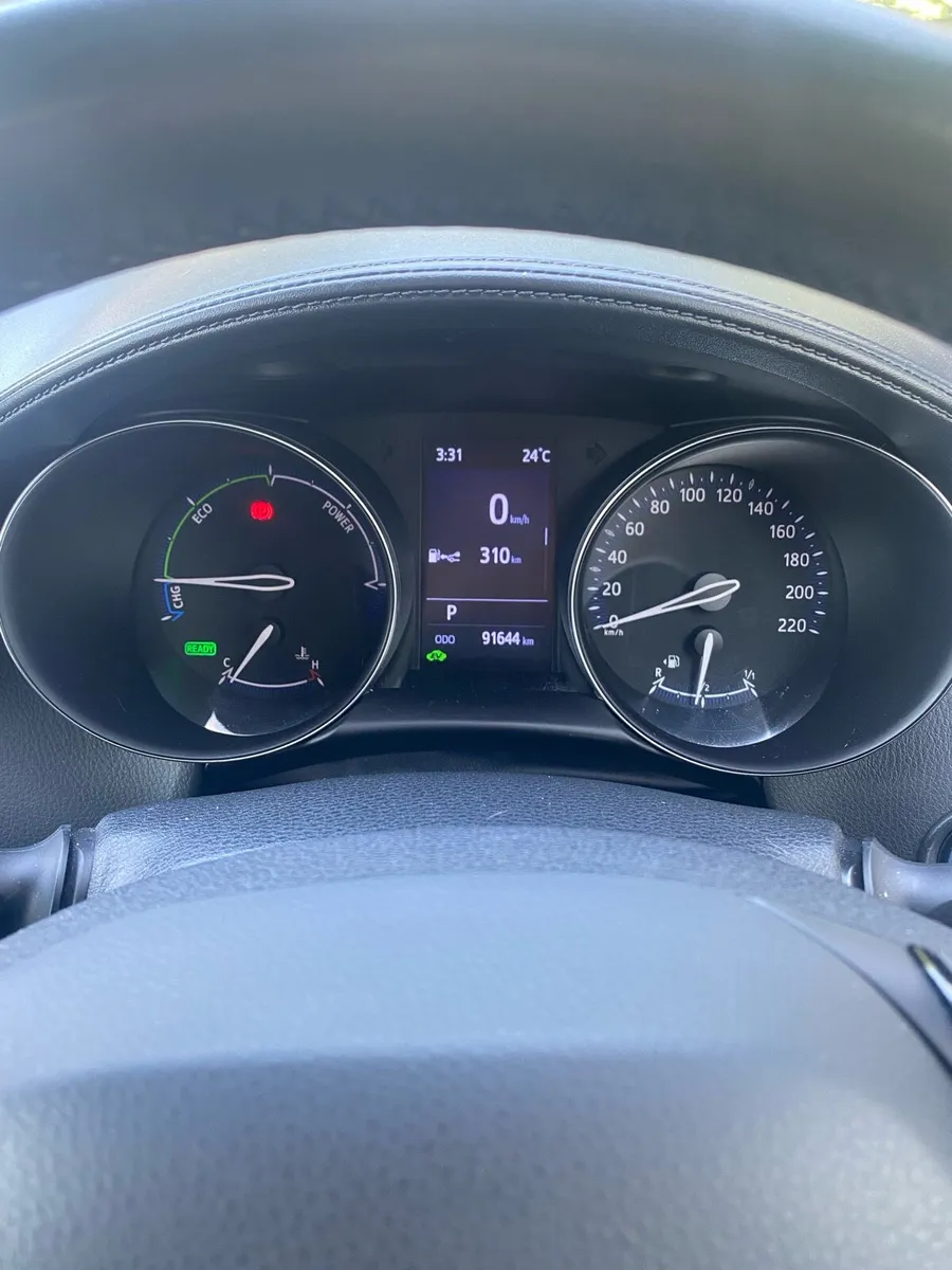 Toyota C-HR 1.8 Petrol Hybrid in Nebula Blue - Image 2