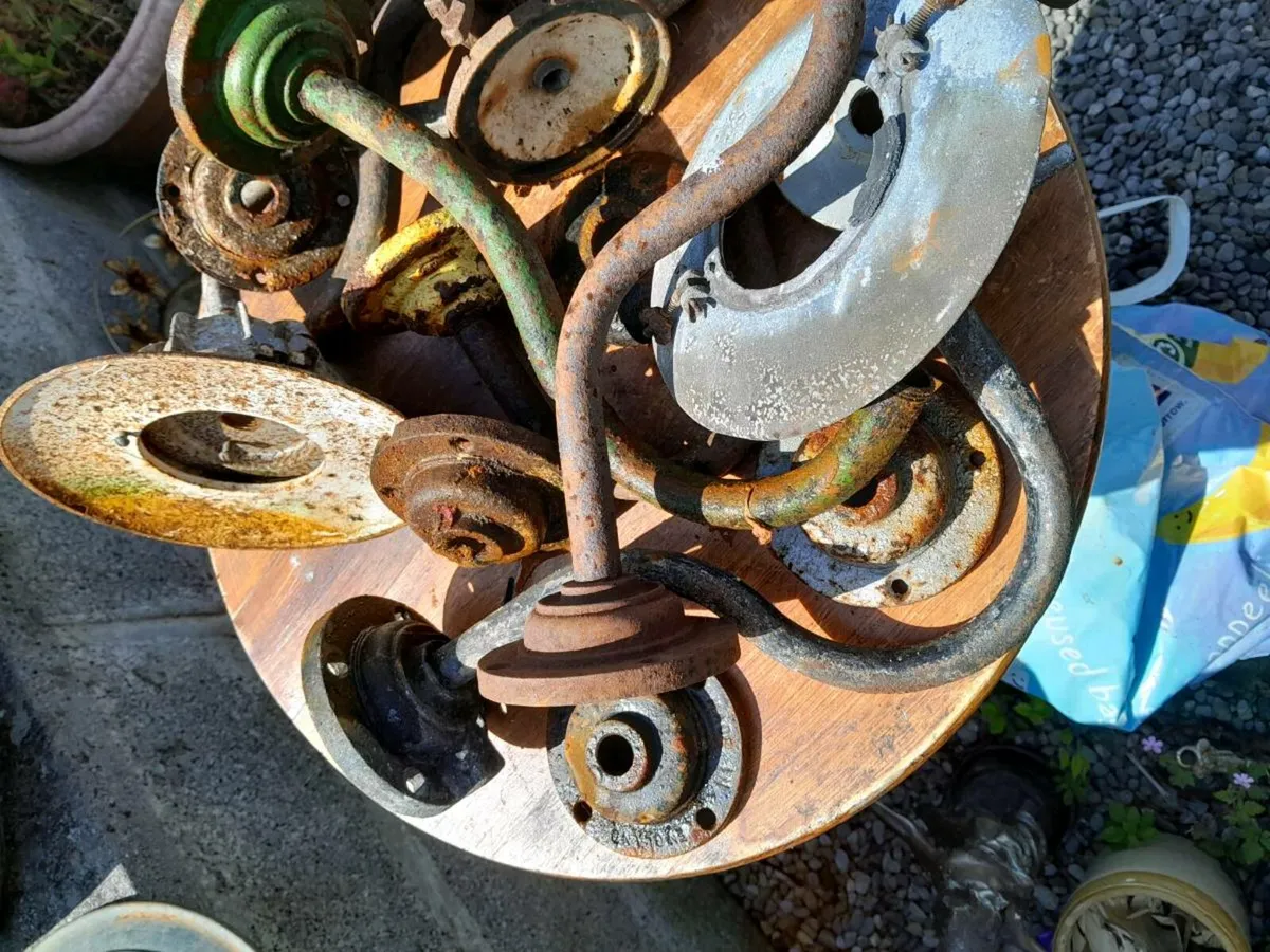 Old out side lights - Image 1