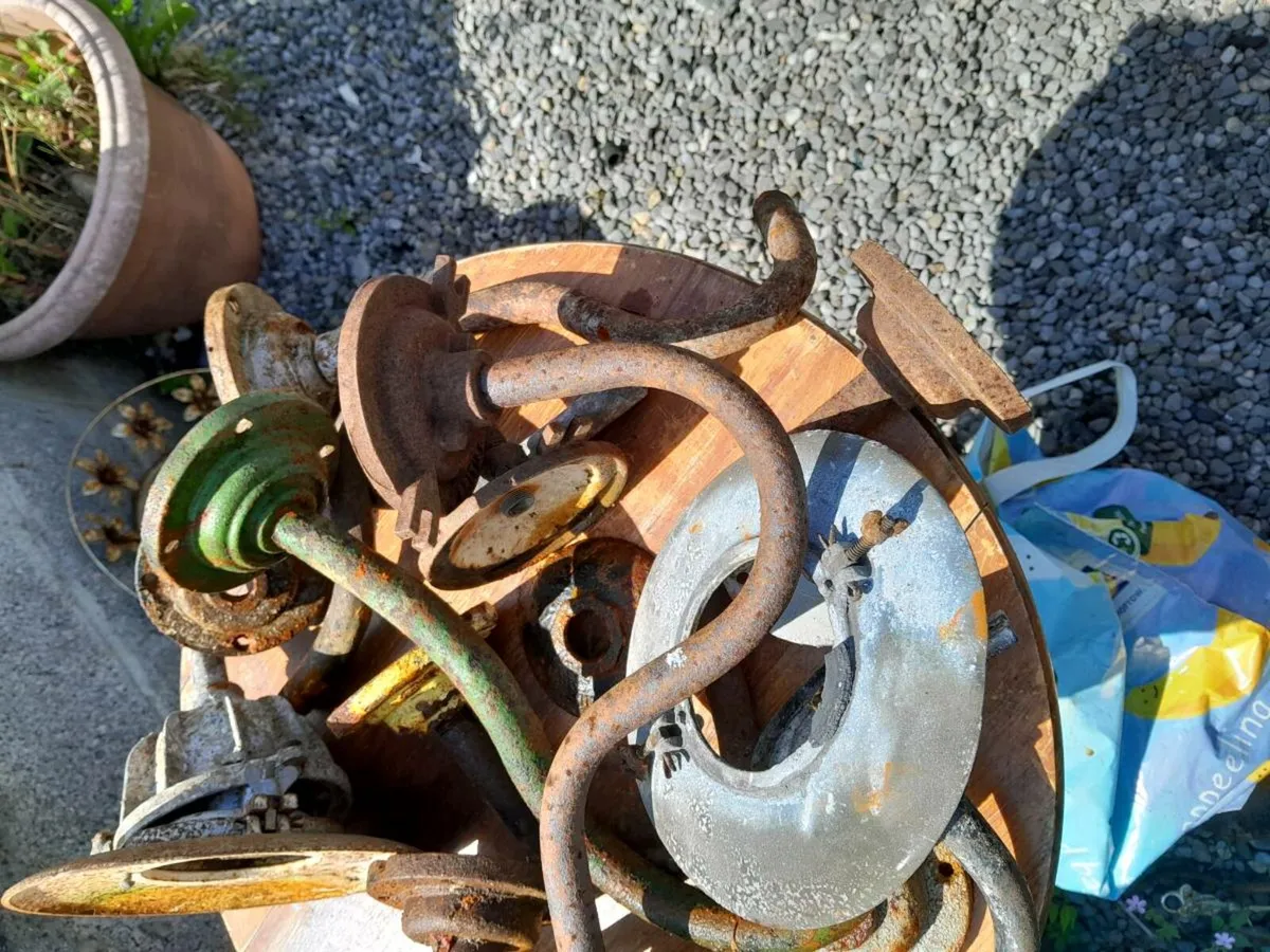 Old out side lights - Image 3