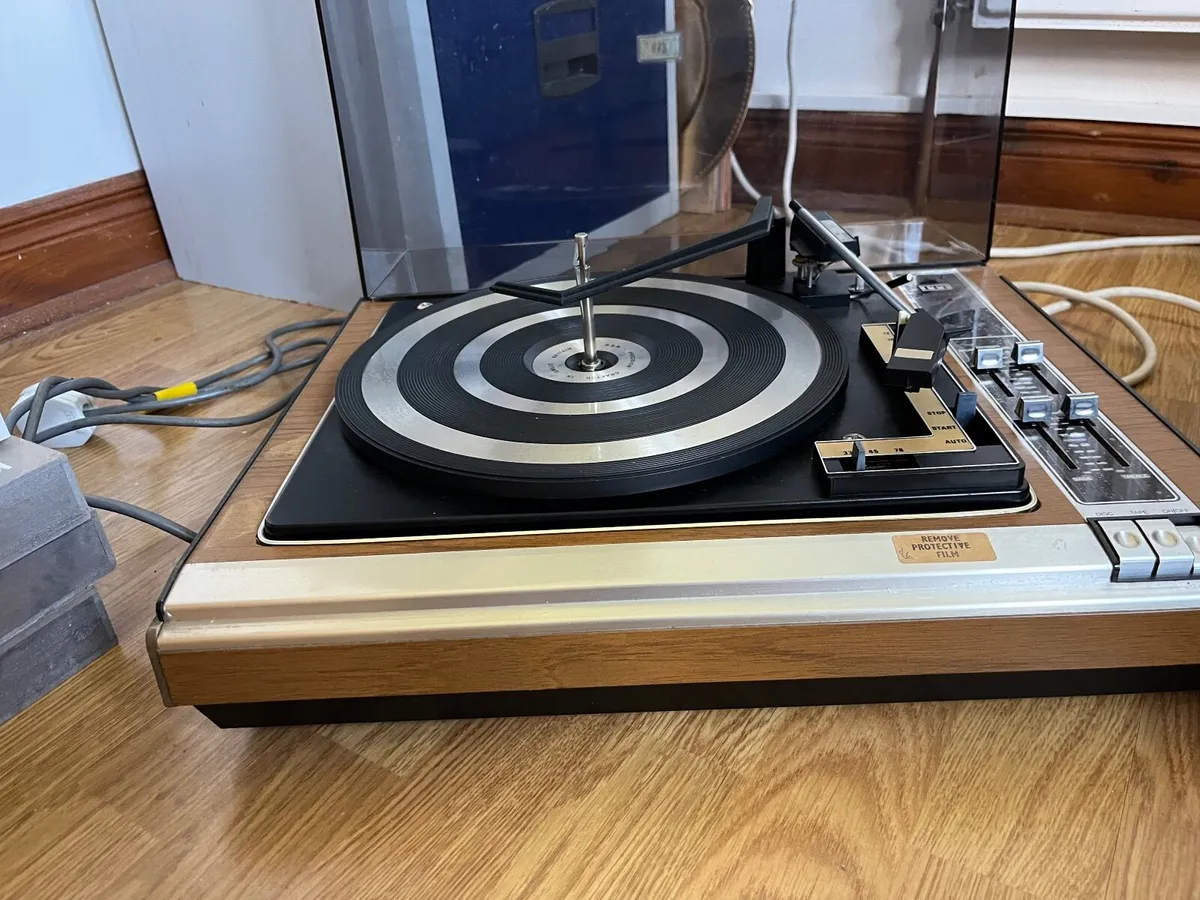 Record player - Image 1