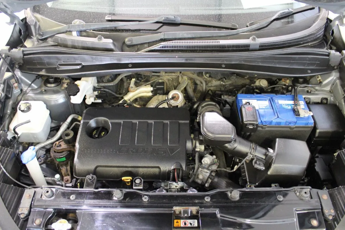 Hyundai ix35 1.7 Diesel Celebration LE 2WD 115hp - Image 4