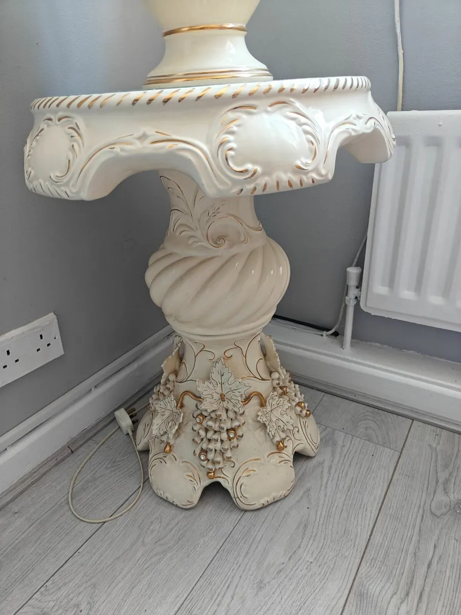 Lamp and lamp table set - Image 4