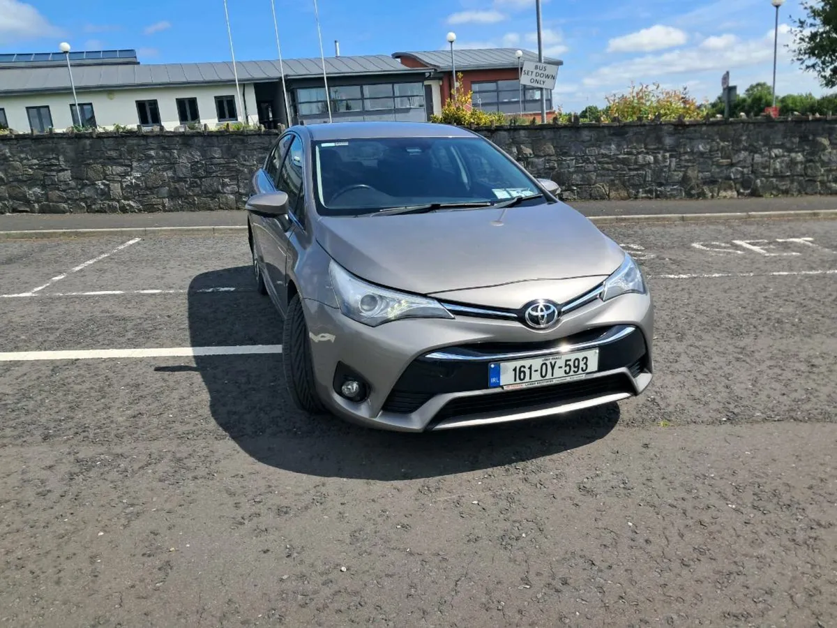 Toyota Avencis 1.6 diesel - Image 4