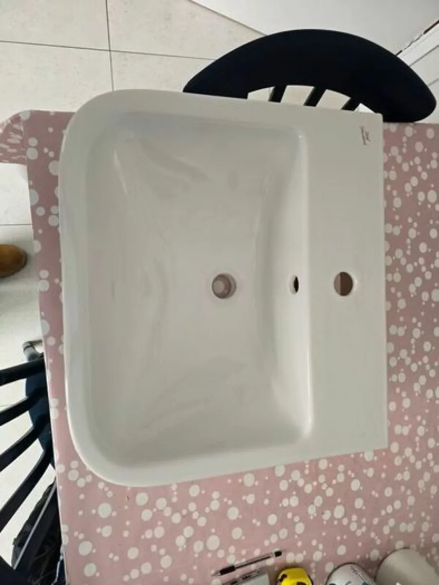 Ideal Standard Bathroom Sink - Image 4