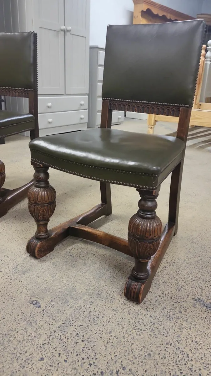 Jacobean revival oak extentable table, 4 chairs - Image 4
