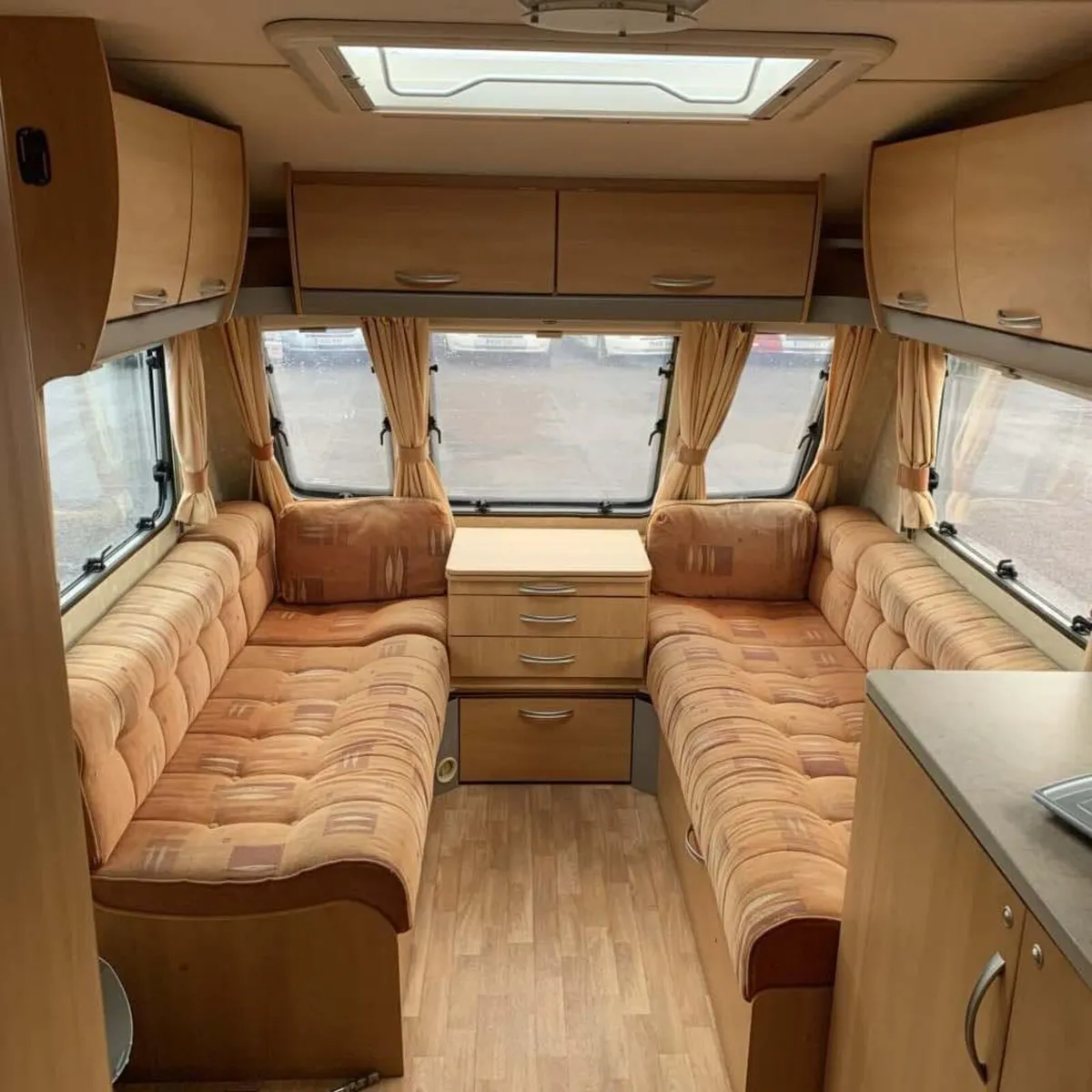 Caravan - Image 3