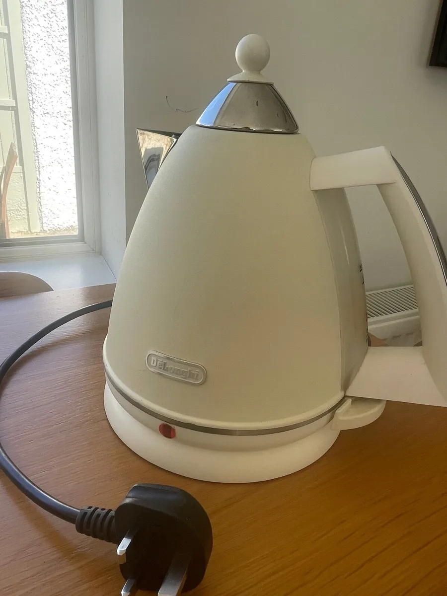 De’Longhi Kettle - Image 1