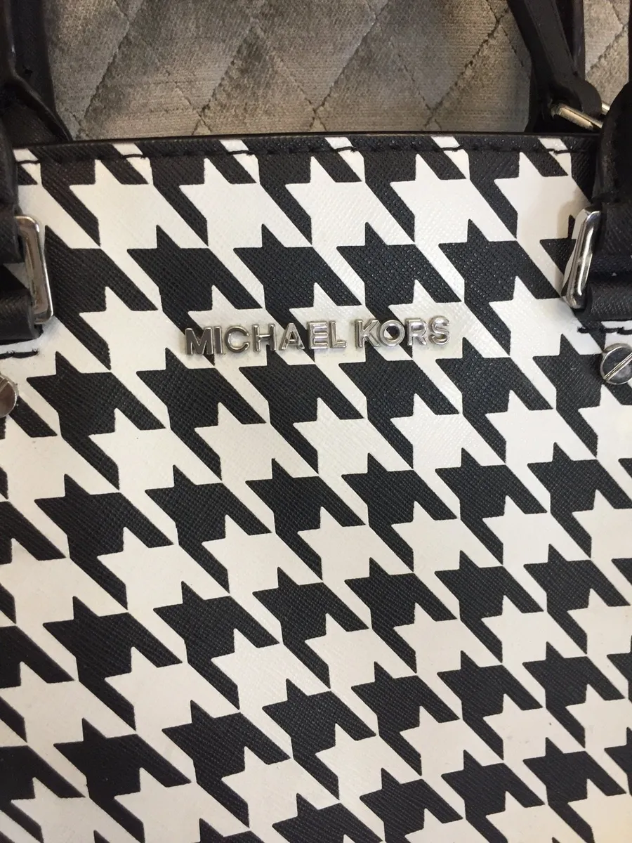 Stunning Michael kors handbag - Image 1