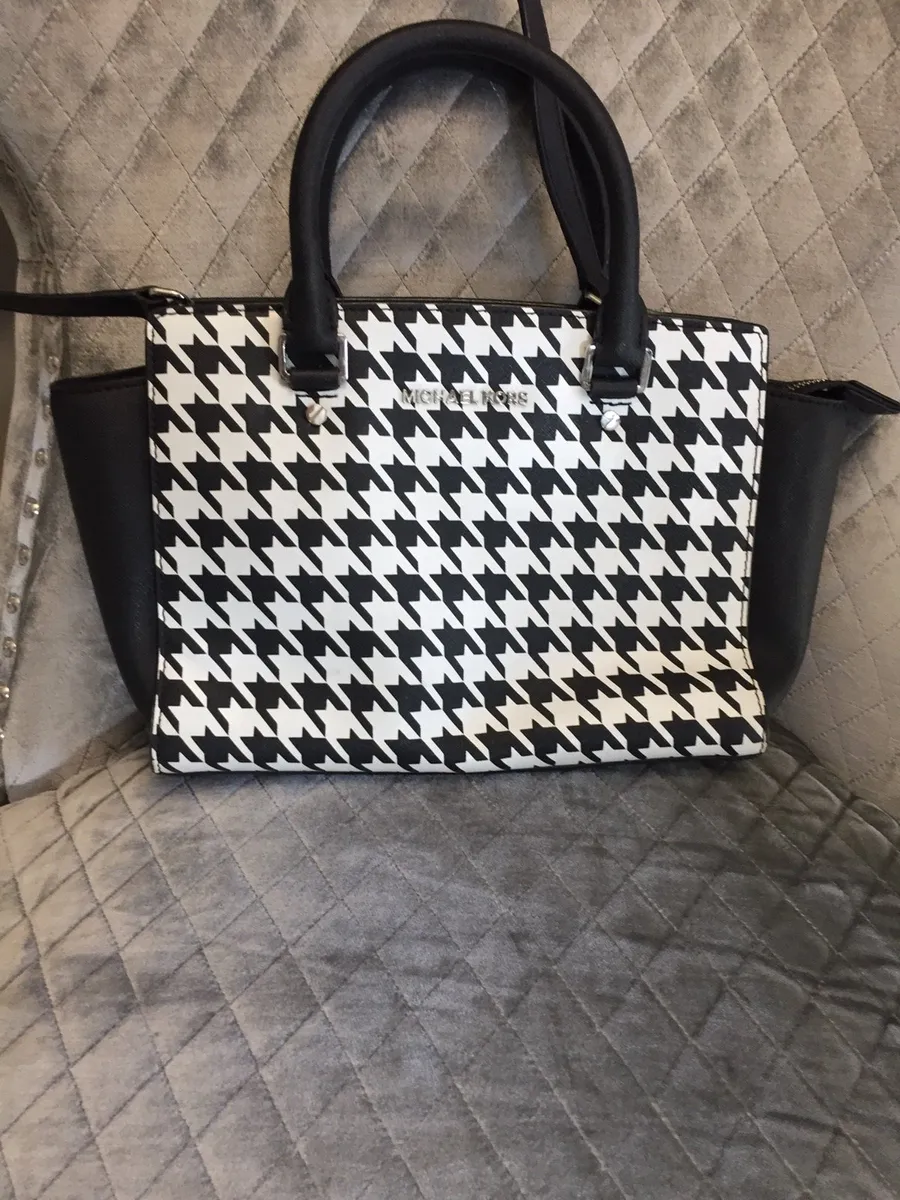 Stunning Michael kors handbag - Image 2