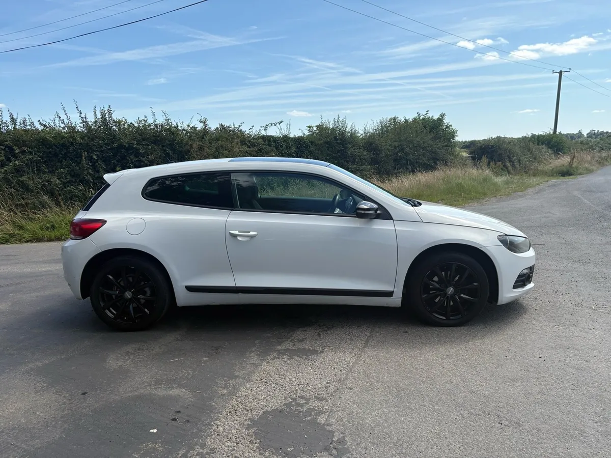 2011 Volkswagen Scirocco 2.0l TDI - Image 3