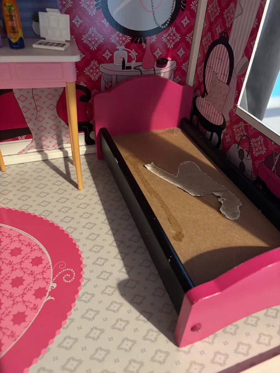 Doll house - Image 3