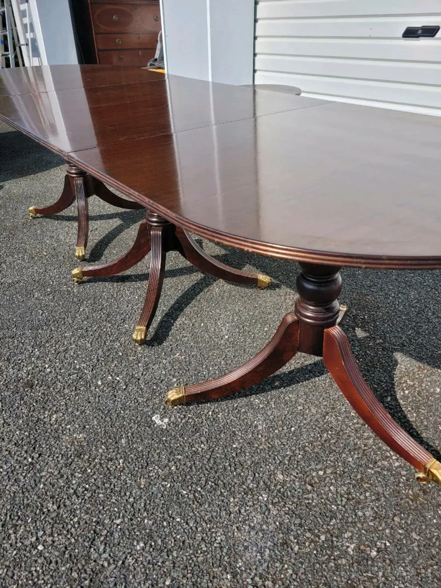 Mahogany dining room table, seats 10 people - Image 4