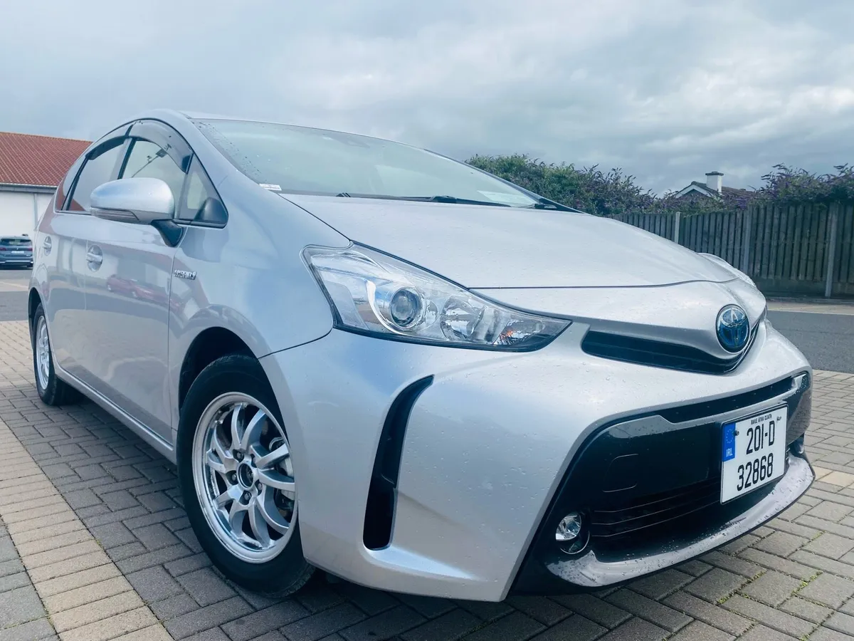 Toyota Prius 5 Seater - Image 1